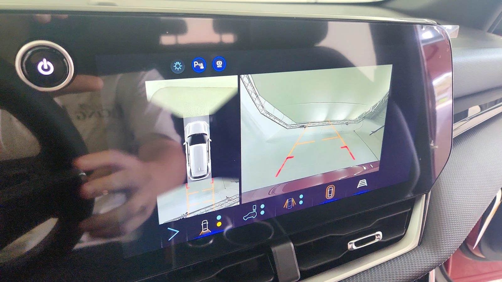 2027 Chevrolet Equinox LT - Photo 21