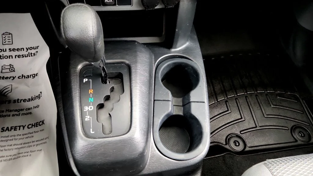 Used 2014 White Toyota Base image 24