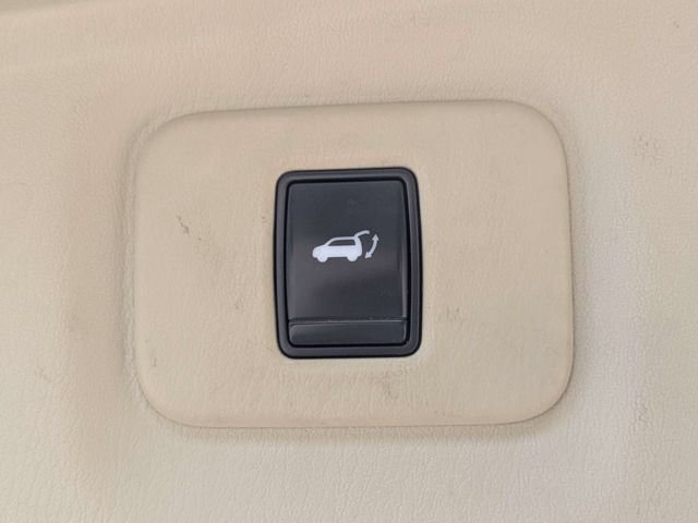 Used 2013 Black INFINITI Base image 13