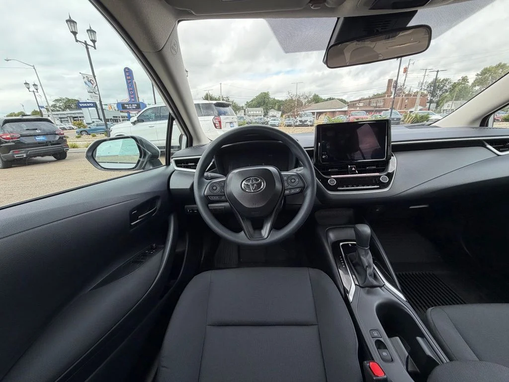2026 Toyota Corolla LE - Photo 11