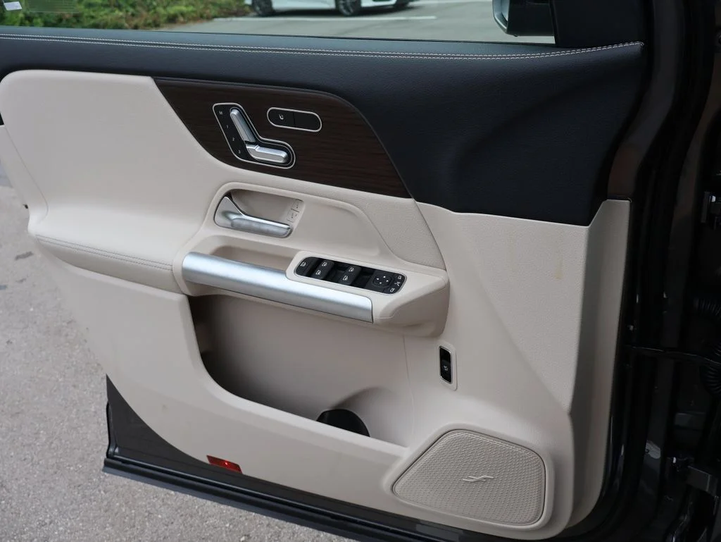 New 2026 Mountain Gray Metallic Mercedes-Benz GLA 250 image 36
