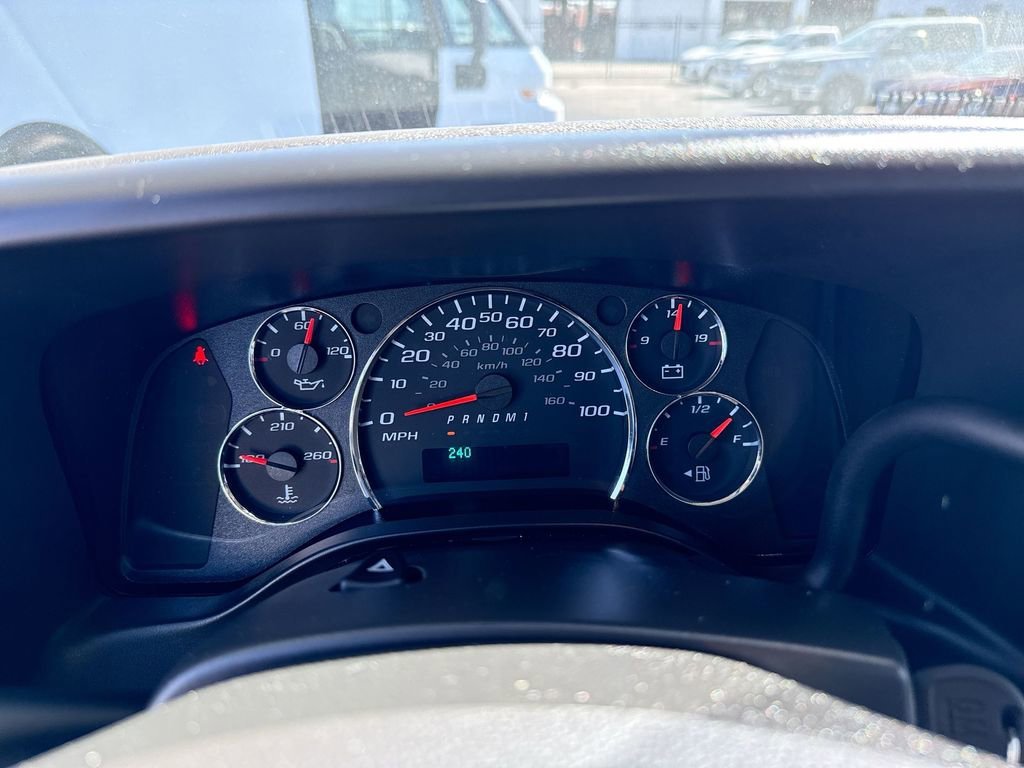 Used 2025 Summit White GMC Work Van image 14