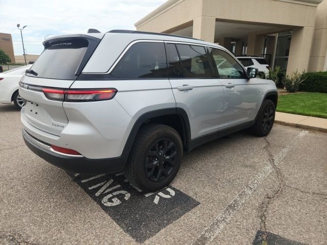 Used 2024 Silver Jeep Limited image 5