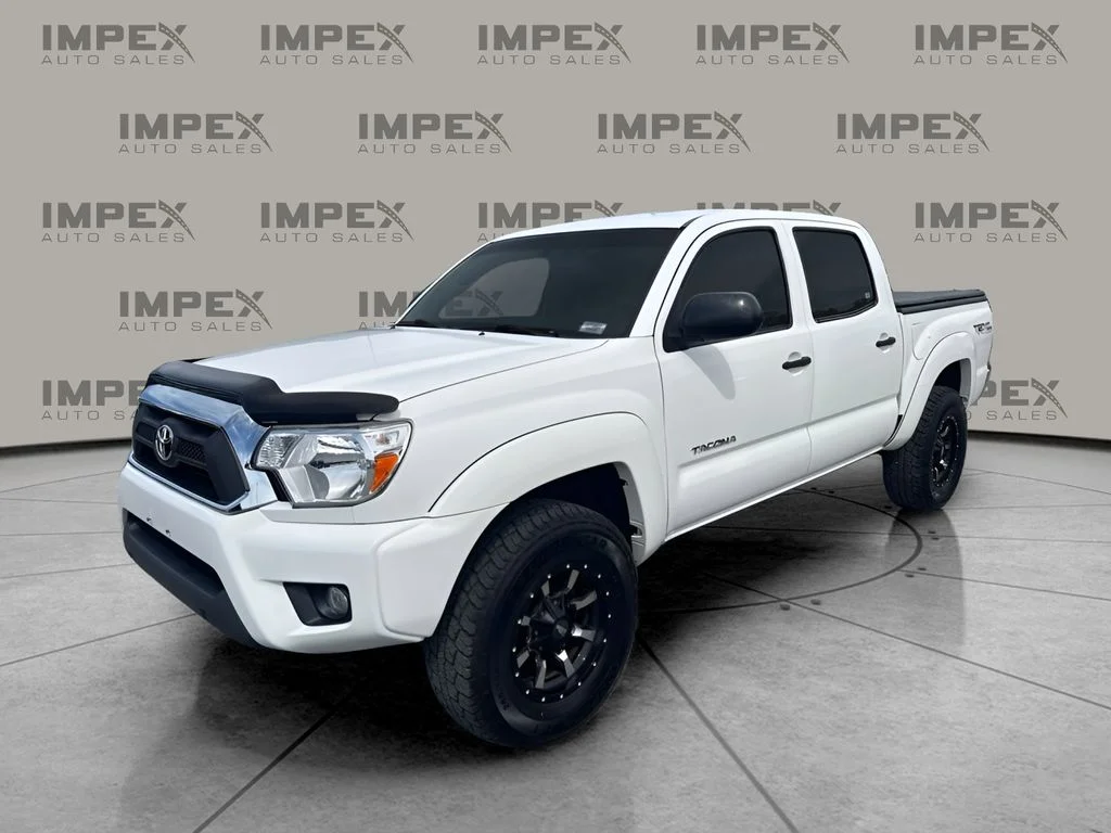 Used 2013 White Toyota Base image 1