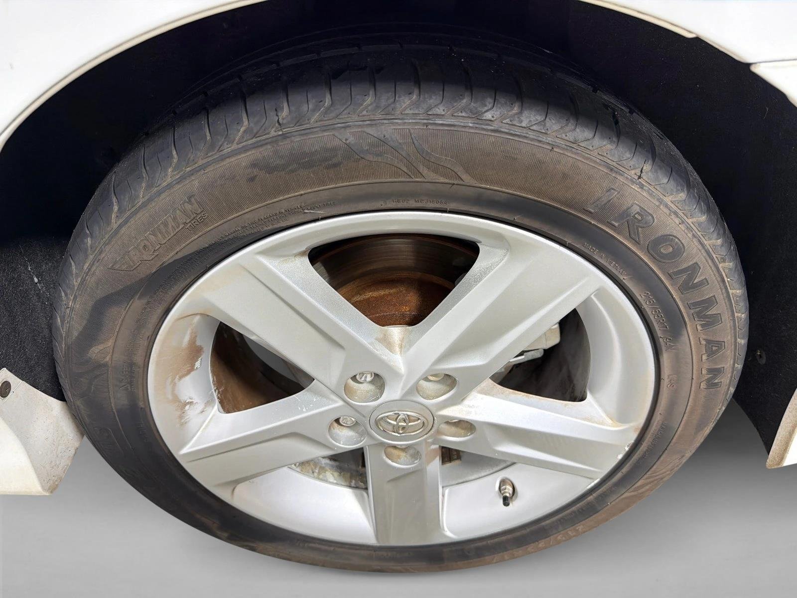 Used 2014 Super White Toyota SE image 19