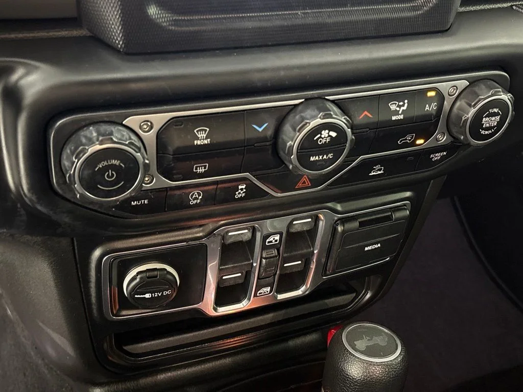 Used 2023 Gray Jeep Sport S image 33