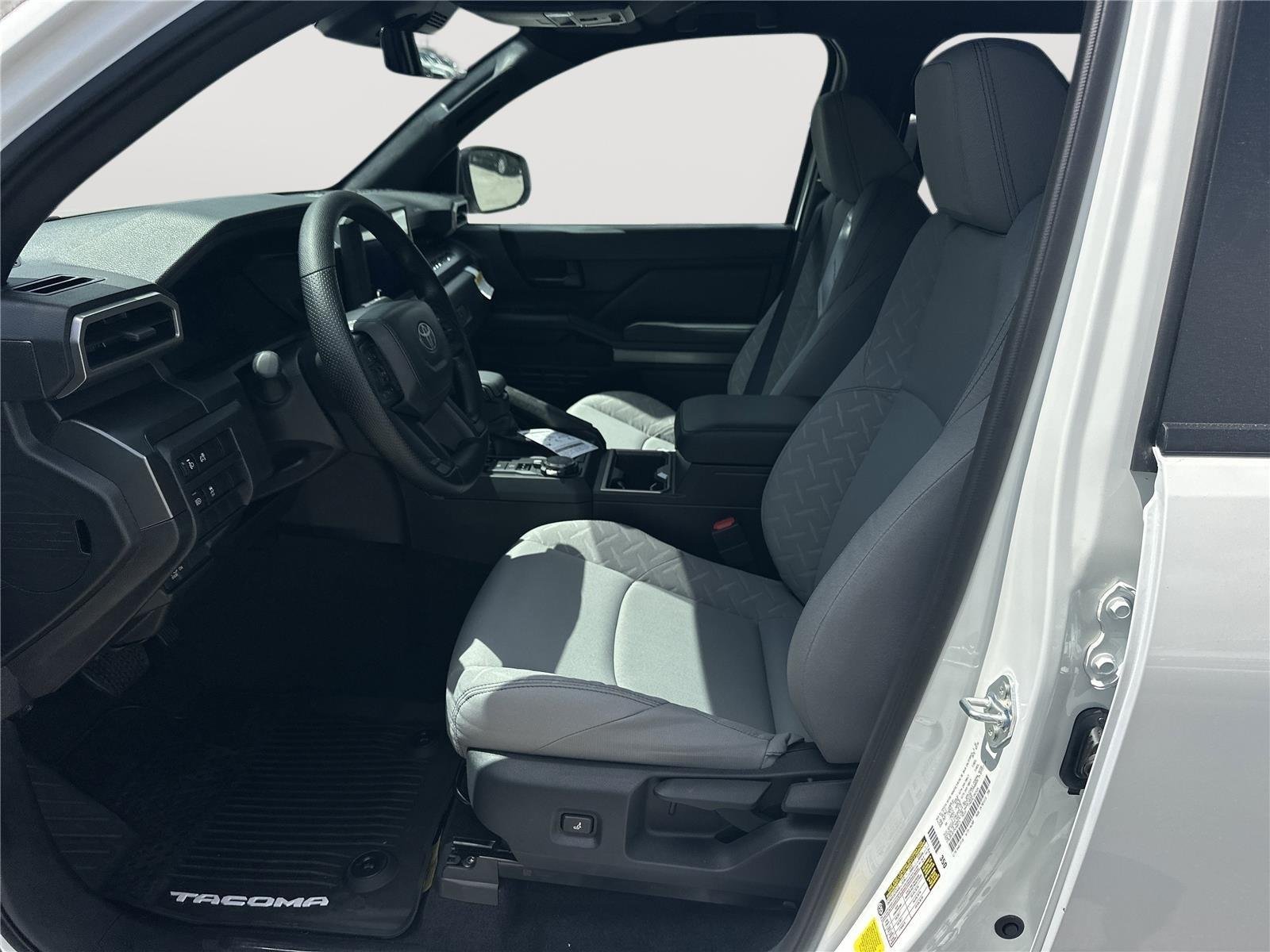 2026 Toyota Tacoma SR5 - Photo 8
