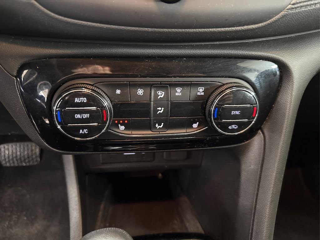 Used 2023 Black Buick Select image 30