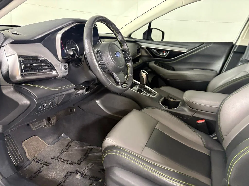 Used 2025 Crystal White Pearl Subaru Onyx Edition image 22