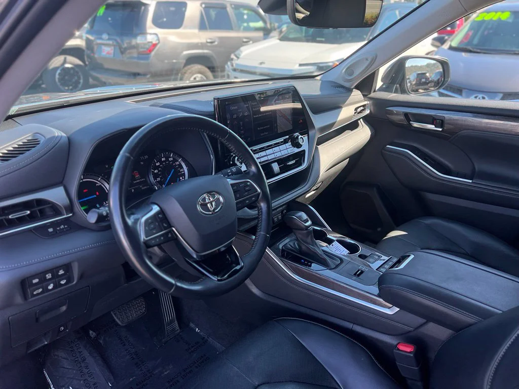 Used 2021 Gray Toyota Limited image 4