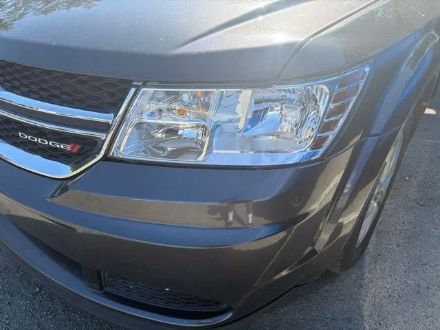 Used 2018 Gray Dodge SE image 11
