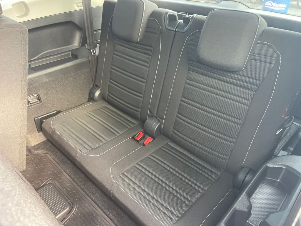 Used 2023 Silver Volkswagen 2.0T S image 23