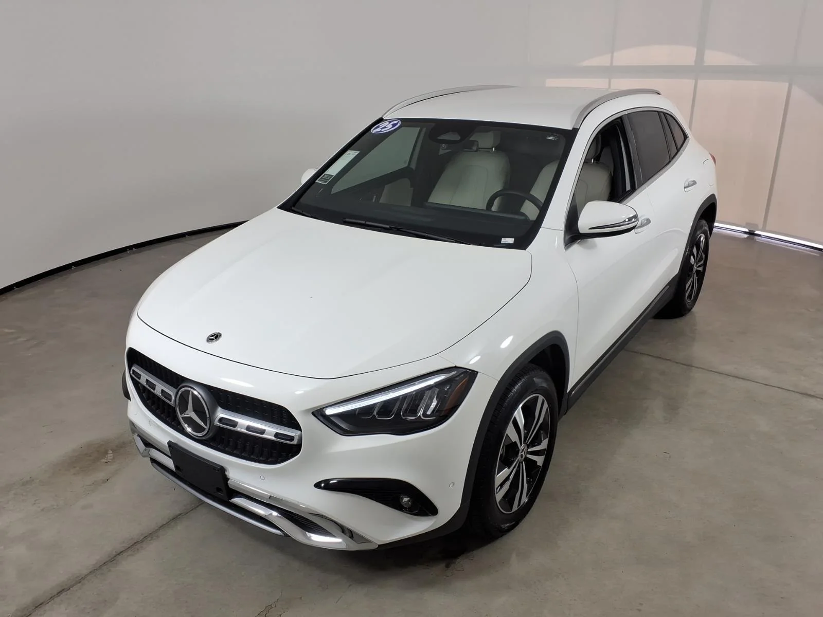Used 2025 Polar White Mercedes-Benz GLA 250 image 18