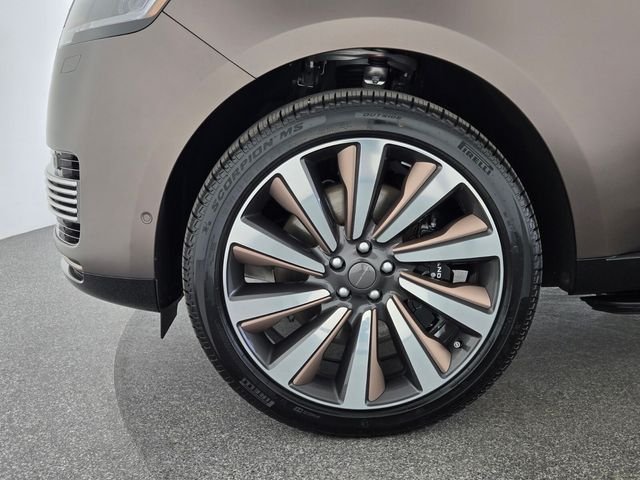 New 2026 Tourmaline Brown in Satin finish Land Rover SV image 9