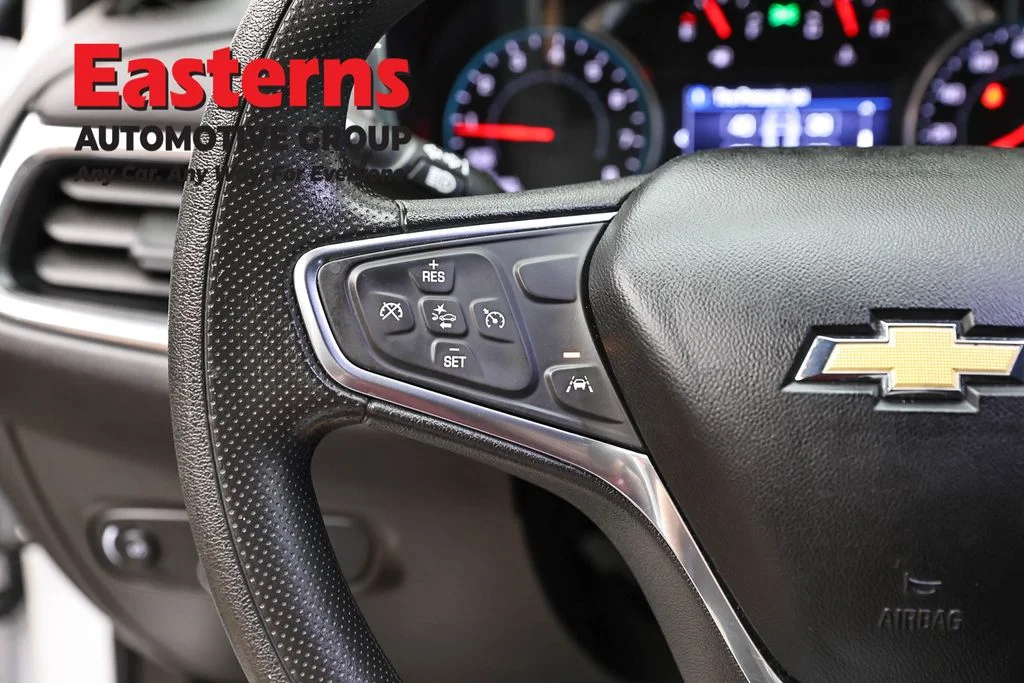 Used 2022 White Chevrolet LT image 14