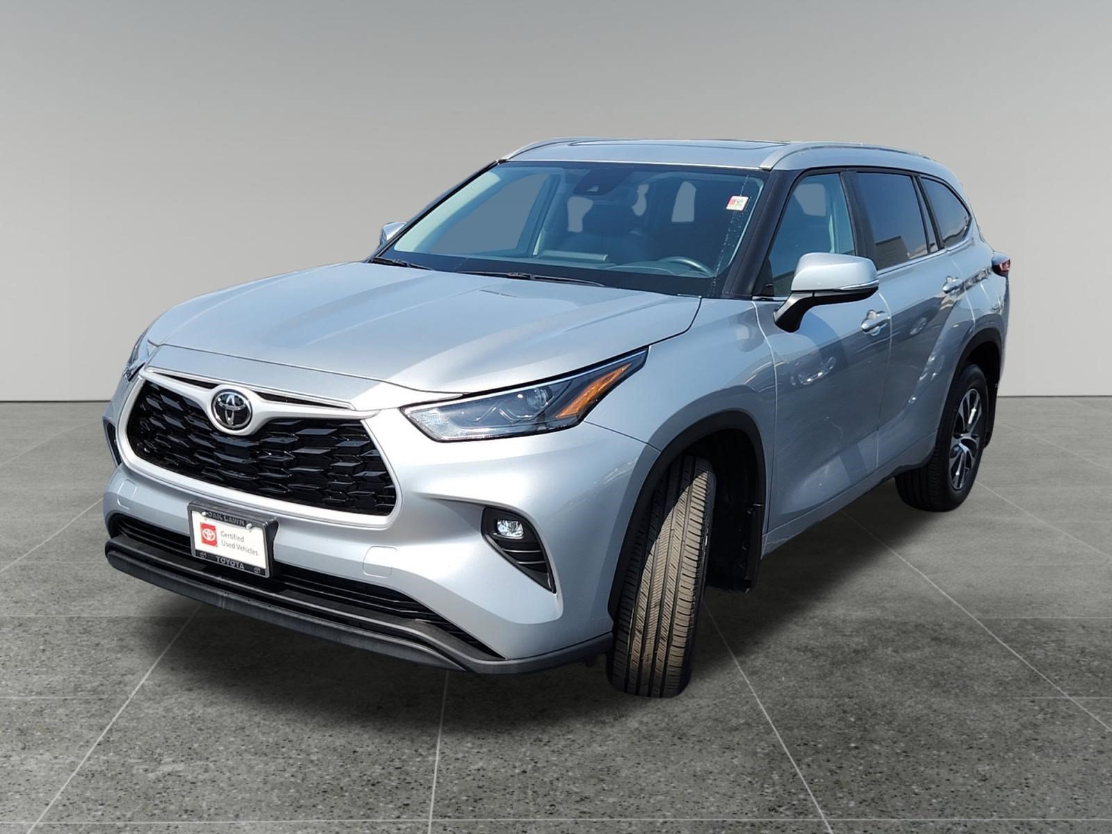 Certified Used 2025 Celestial Silver Metallic Toyota XLE image 3