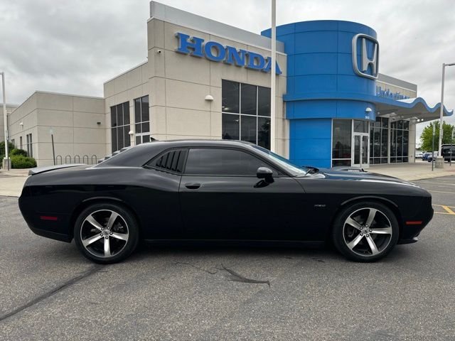 Used 2017 Pitch Black Clearcoat Dodge R/T Shaker image 4
