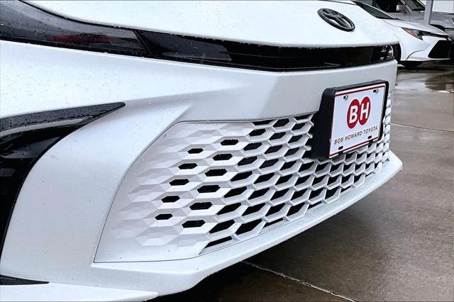 Certified Used 2025 MID BLK/WIND CHILL Toyota  image 29