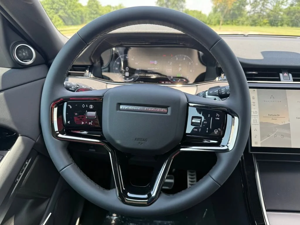 Used 2026 Black Land Rover Dynamic image 20