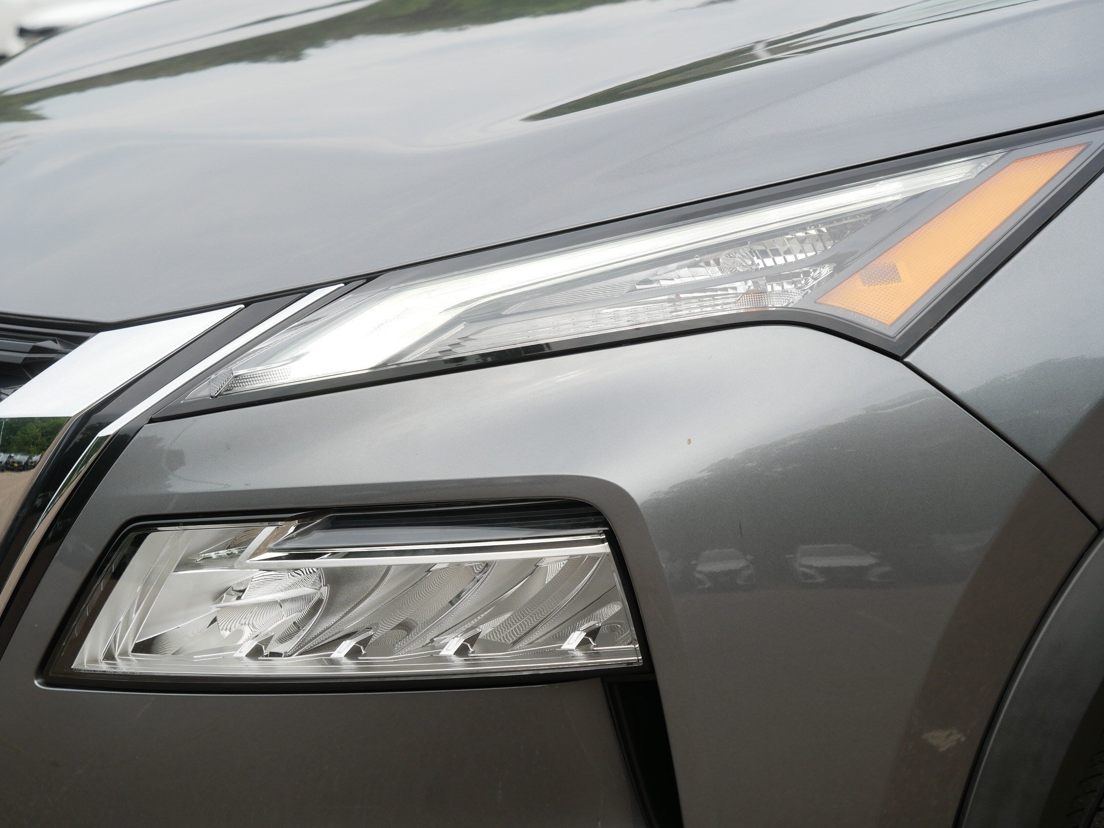 Used 2023 Gun Metallic Nissan SV image 16