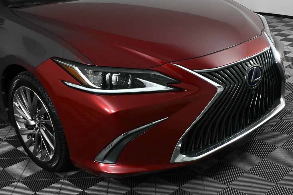 Used 2020 Red Lexus 300h Luxury image 31