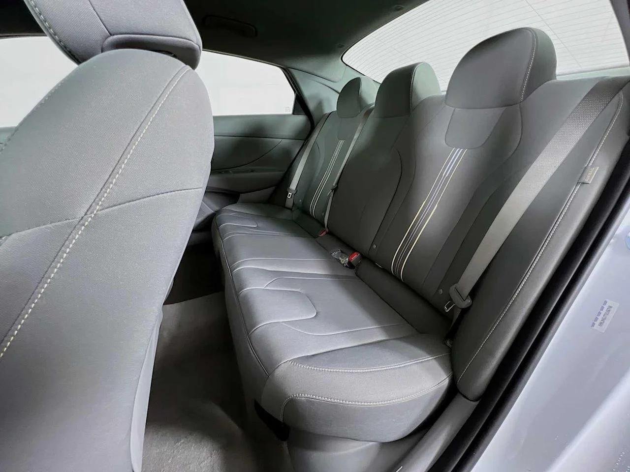 2026 Hyundai Elantra Hybrid — photo 14