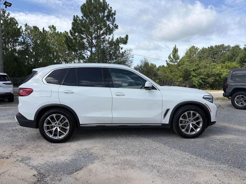 Used 2020 White BMW sDrive40i image 7