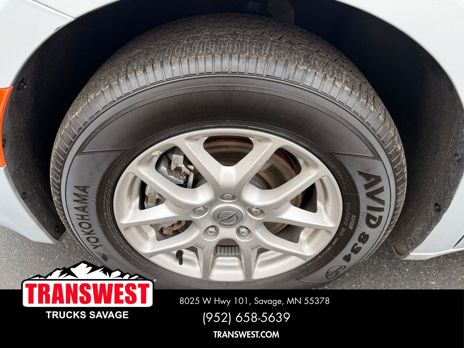 Used 2024 Silver Chrysler LX image 9
