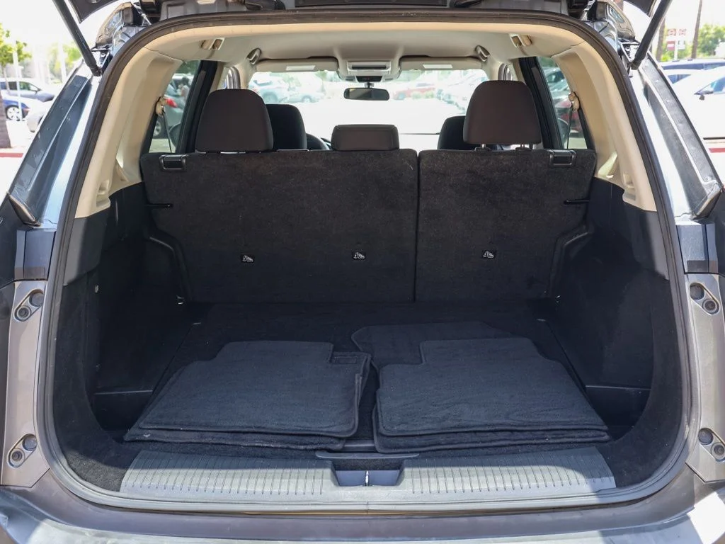 Used 2023 Gray Nissan S image 15