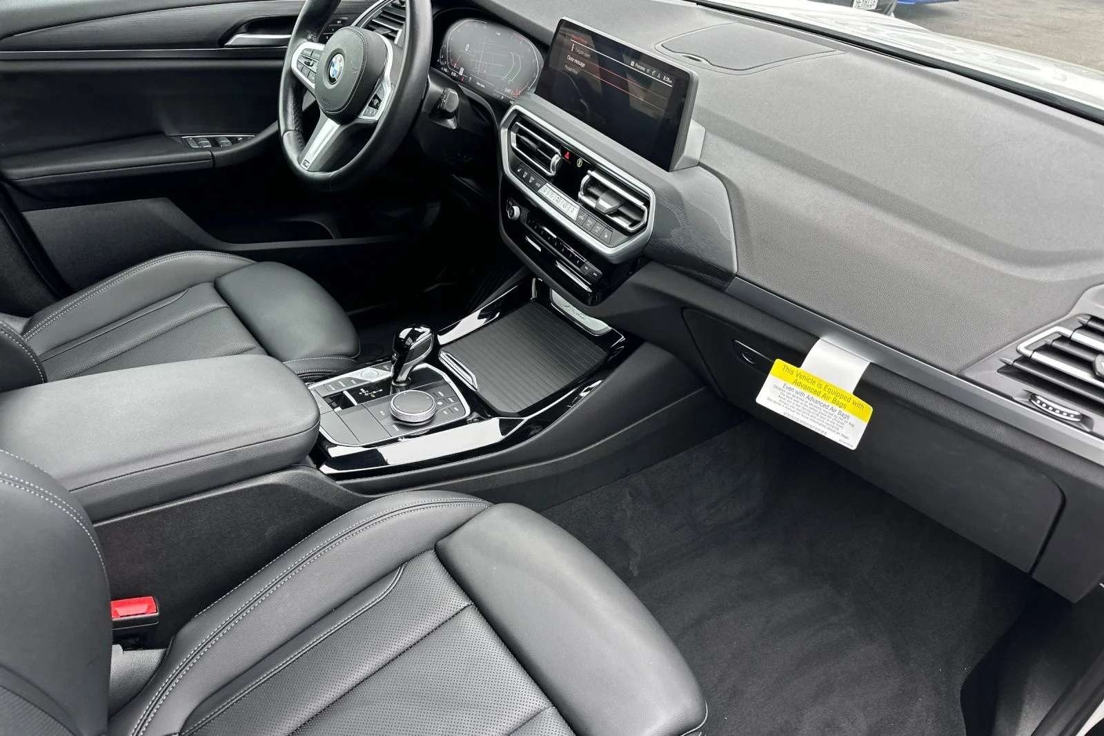Used 2024 Alpine White BMW sDrive30i image 15