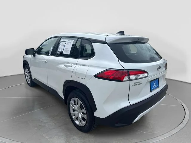 Used 2023 Pearl Toyota L image 4
