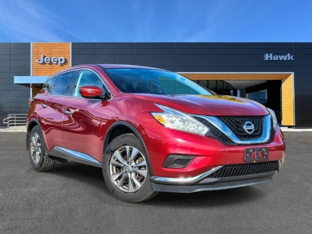 Used 2017 Red Nissan S image 1