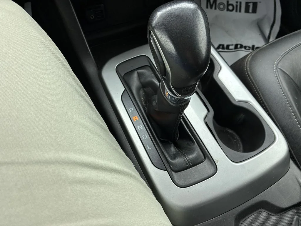 Used 2022 Blue Chevrolet ZR2 image 18
