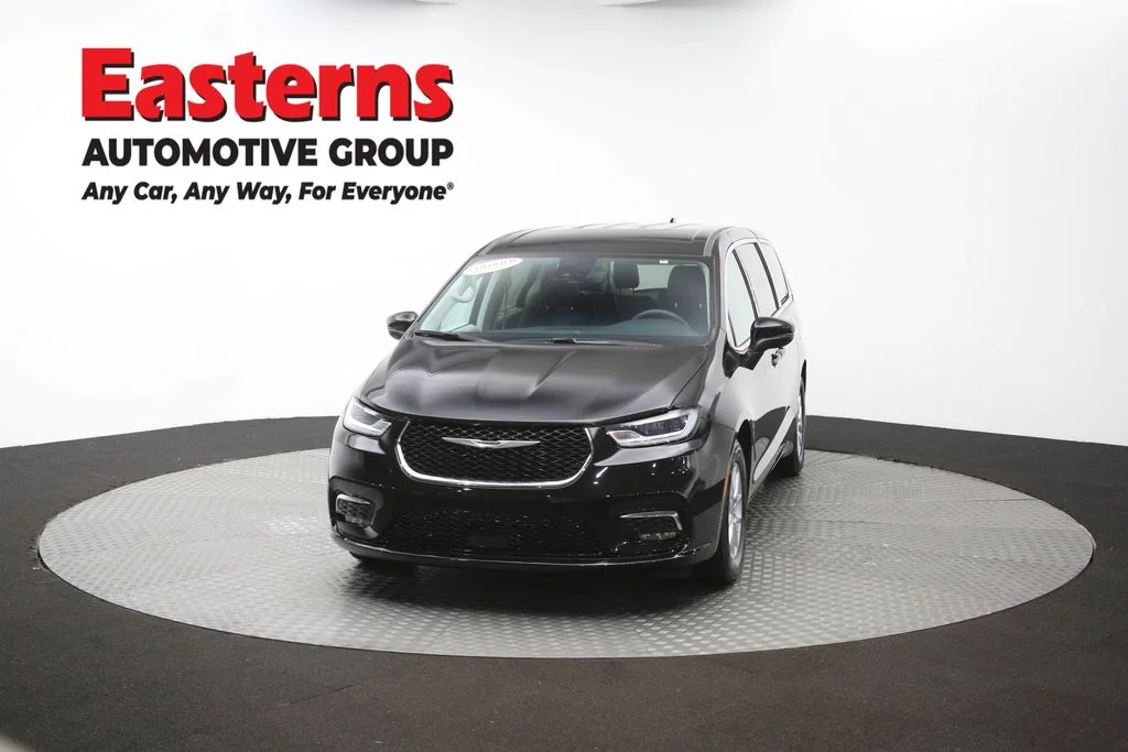 Used 2023 Black Chrysler Touring L image 55