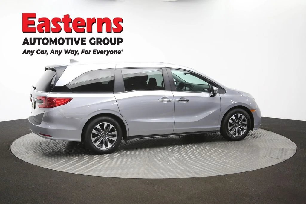 Used 2023 Silver Honda EX-L image 41