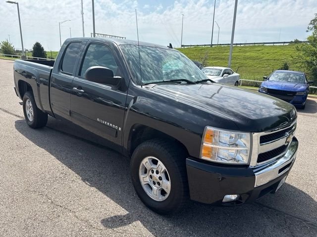 Used 2009 Black Chevrolet LT image 3