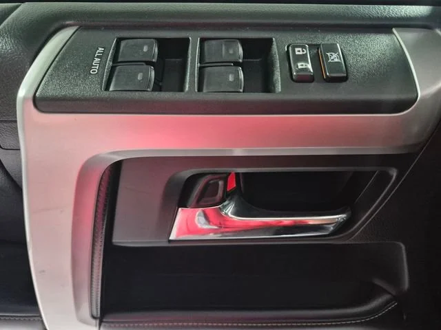 2018 Toyota 4Runner SR5 - Photo 15