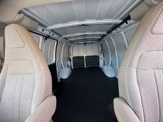 2025 Chevrolet Express Cargo Work Van - Photo 10