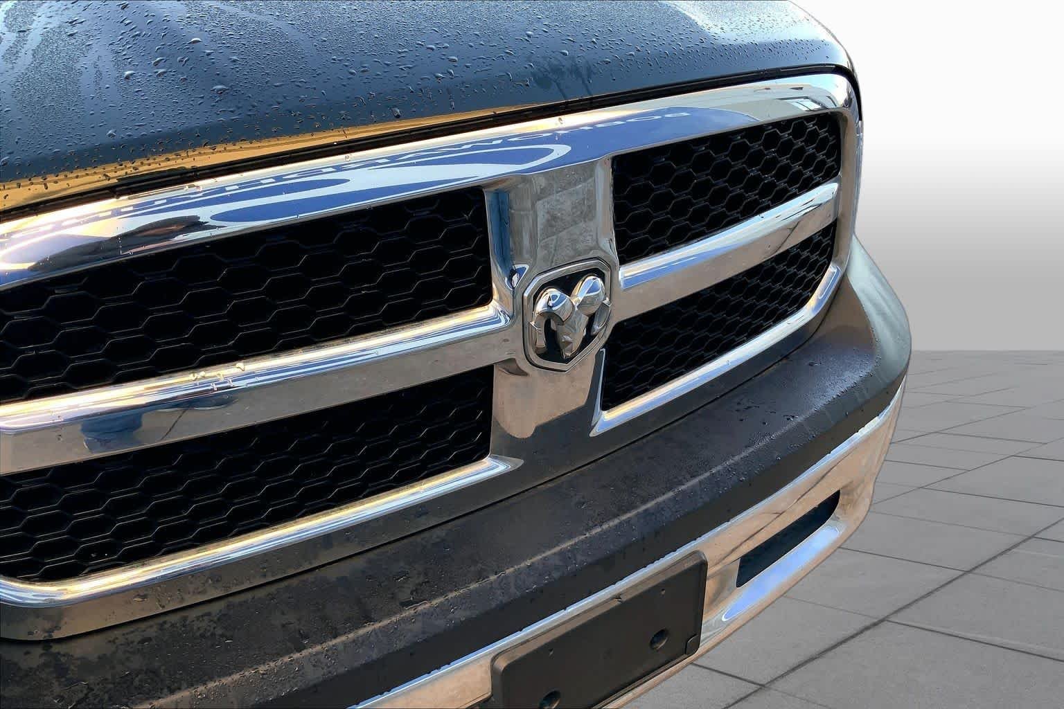 Used 2017 Black Forest Green Pearlcoat Ram Tradesman image 32