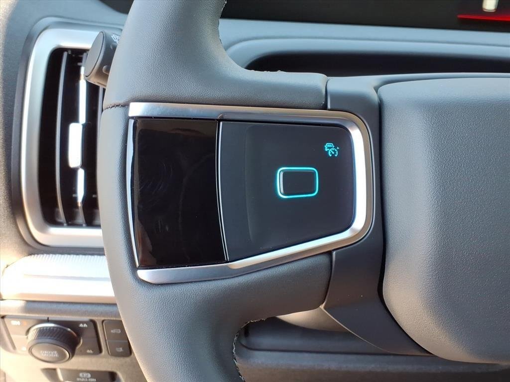 New 2025 Oxford White Ford Active image 14