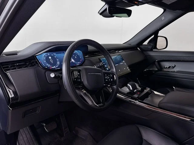 Certified Used 2025 Gray Land Rover Dynamic SE image 9