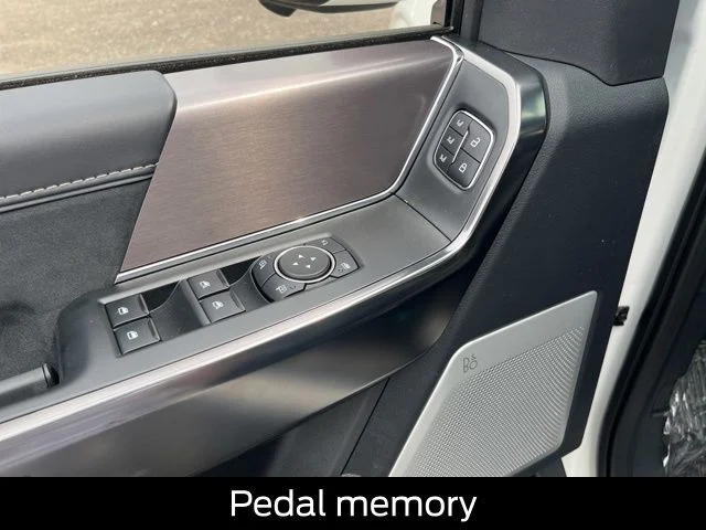 New 2026 Star White Metallic Tri-Coat Ford Platinum® image 13