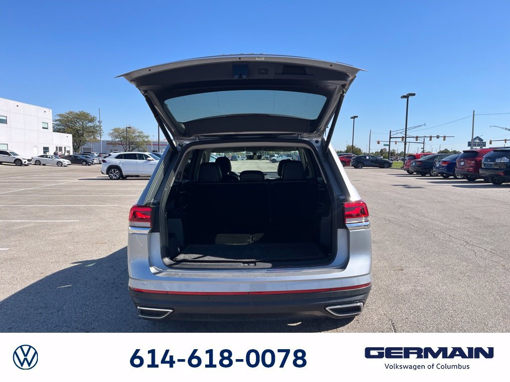 Used 2021 Silver Metallic Volkswagen 3.6L V6 SE w/Technology image 17