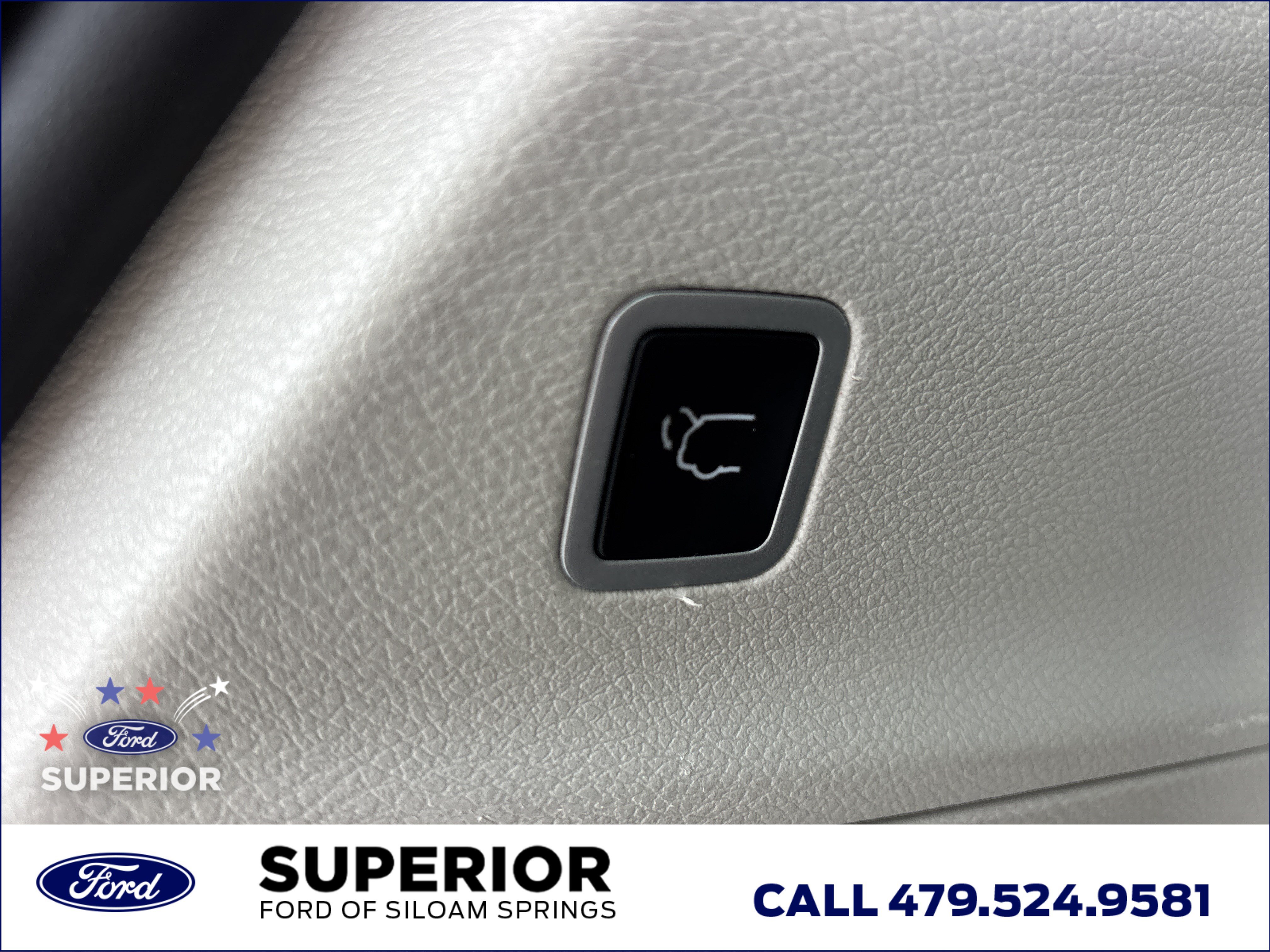 Used 2024 Bright White Clearcoat Chrysler Touring L image 9