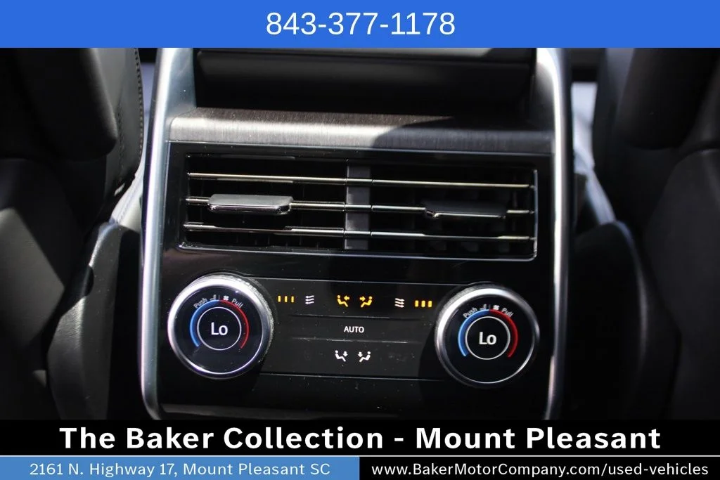Used 2024 White Land Rover SE image 27