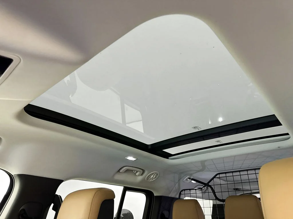 Used 2025 Gray Land Rover S image 22