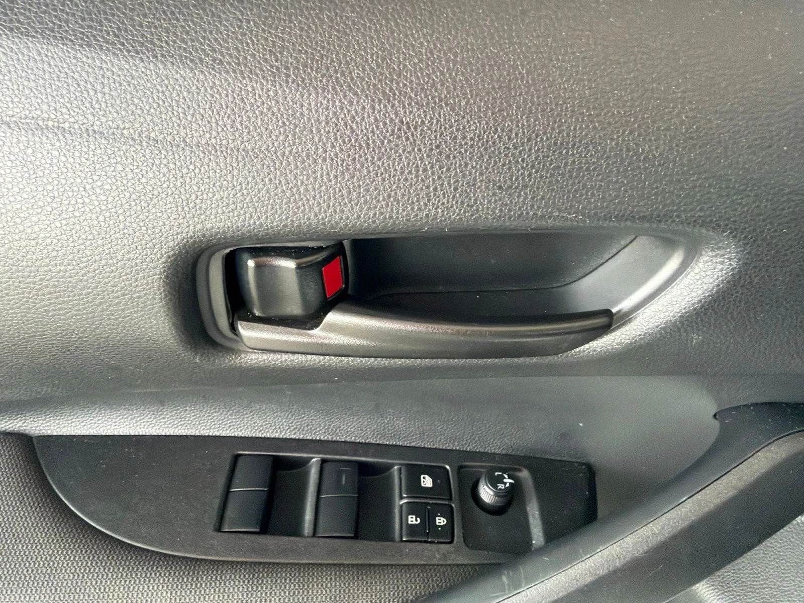 Used 2025 Silver Toyota LE image 4