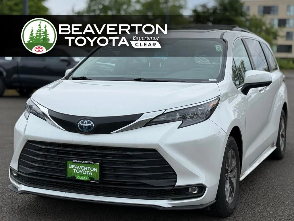 2025 Toyota Sienna XLE 7-Passenger Hybrid AWD's photo