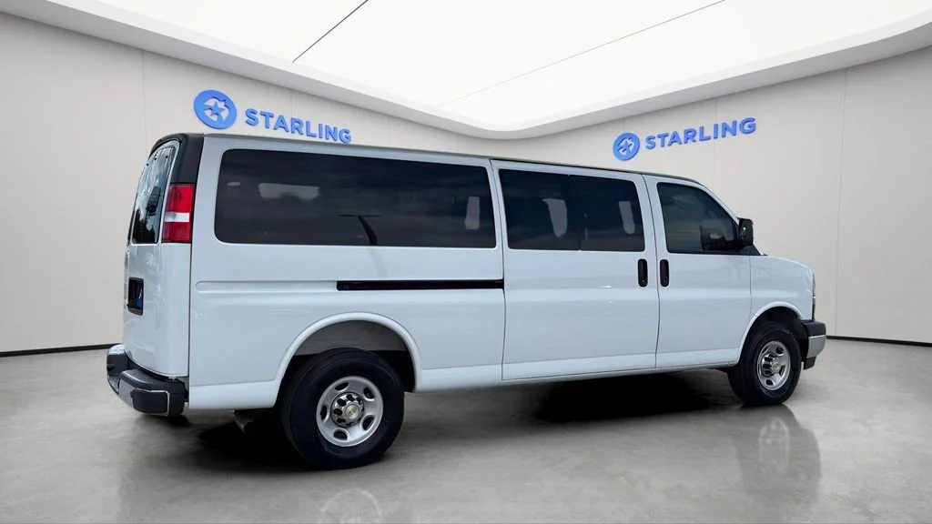 Used 2025 Summit White Chevrolet 1LT image 10