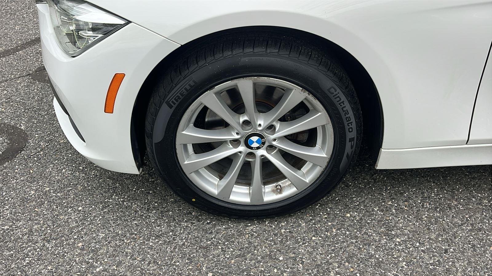Used 2018 Alpine White BMW 320i xDrive image 8